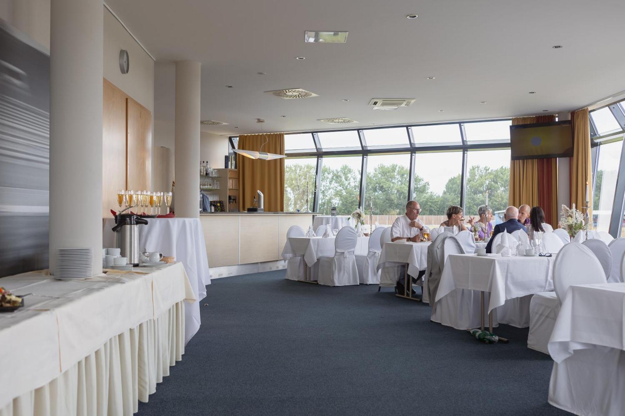 Hotel Motorsport Arena Oschersleben Eksteriør bilde